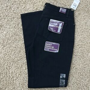 NWT Gloria Vanderbilt Amanda Tapered Leg Classic Rise Jean - Size: 12 Black